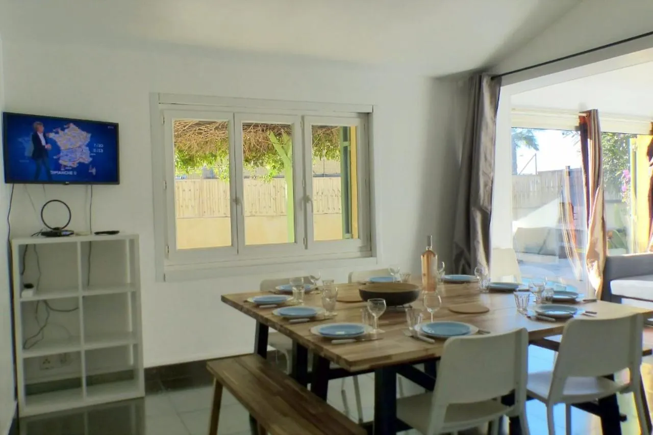 הוילה סנרי-סור-מר Haven Of Peace With Pool Facing The Sea בית נופש