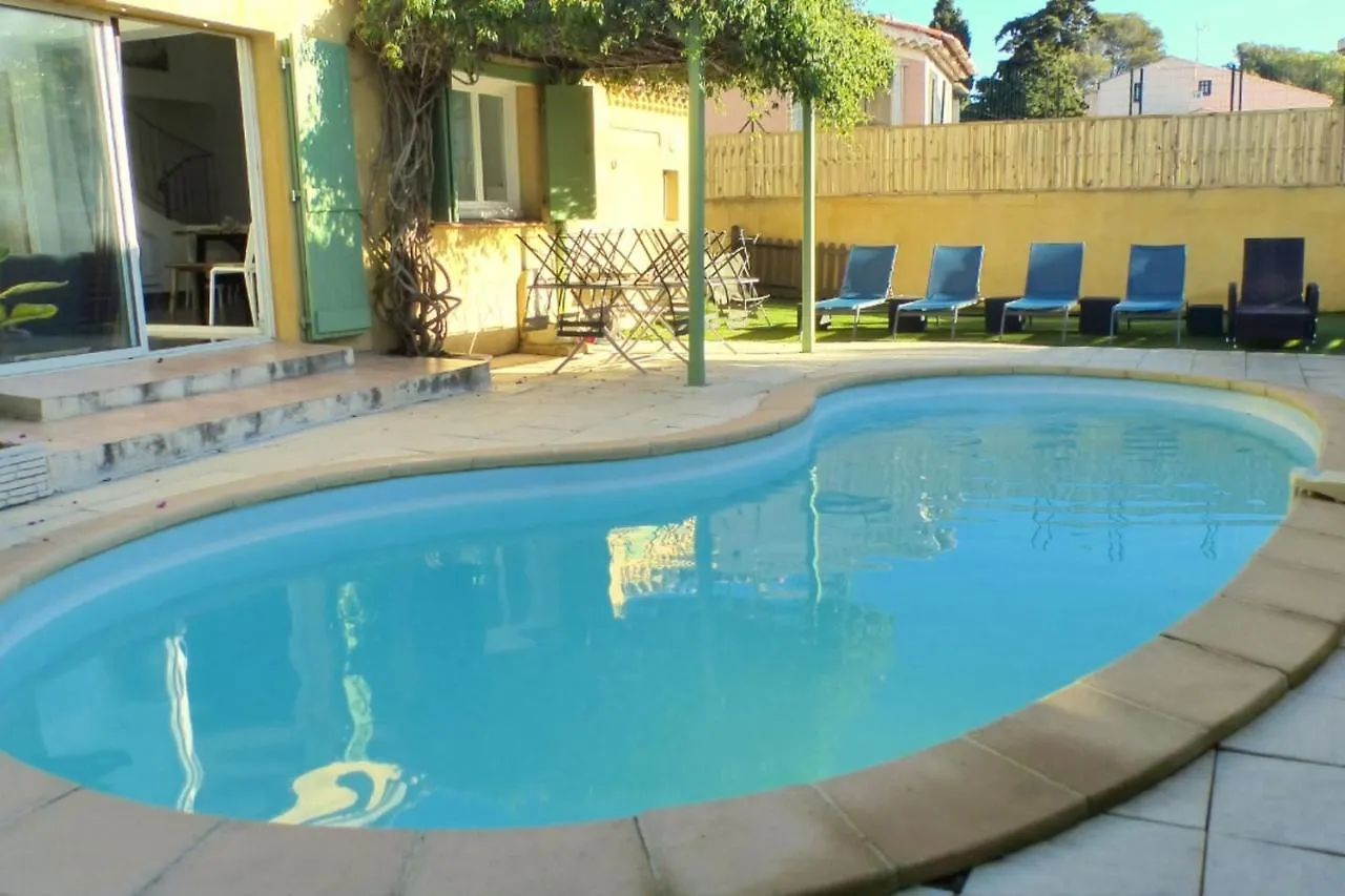 בית נופש הוילה סנרי-סור-מר Haven Of Peace With Pool Facing The Sea