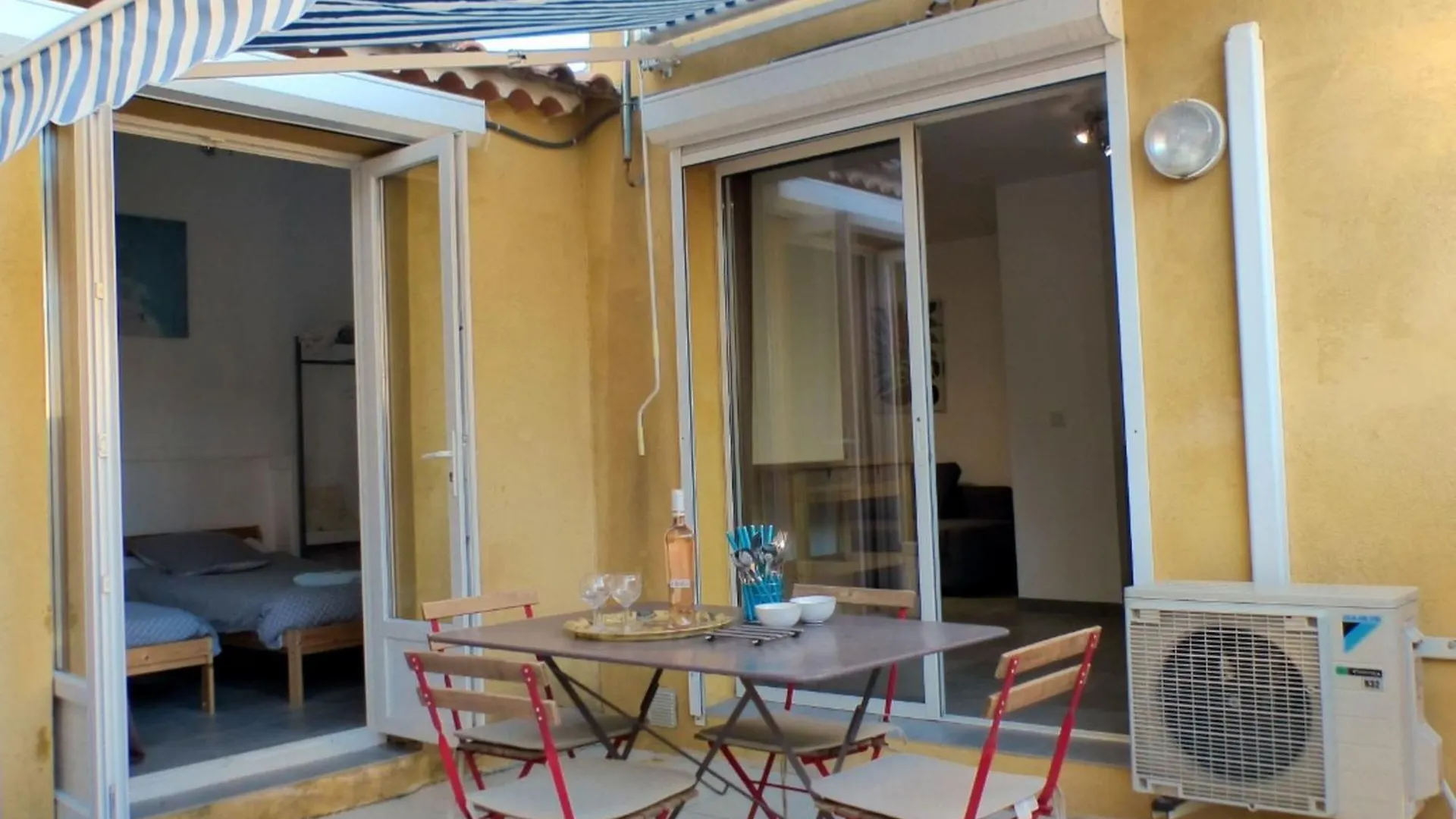 Contactos de Haven Of Peace With Pool Facing The Sea